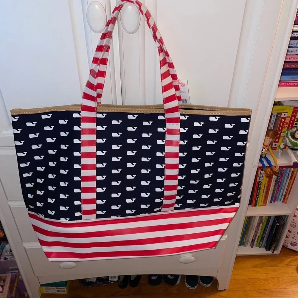 πΊπΈπ³ NWT Vineyard Vines Red white and blue whale tote/beach bag π³πΊπΈ - Picture 2 of 3
